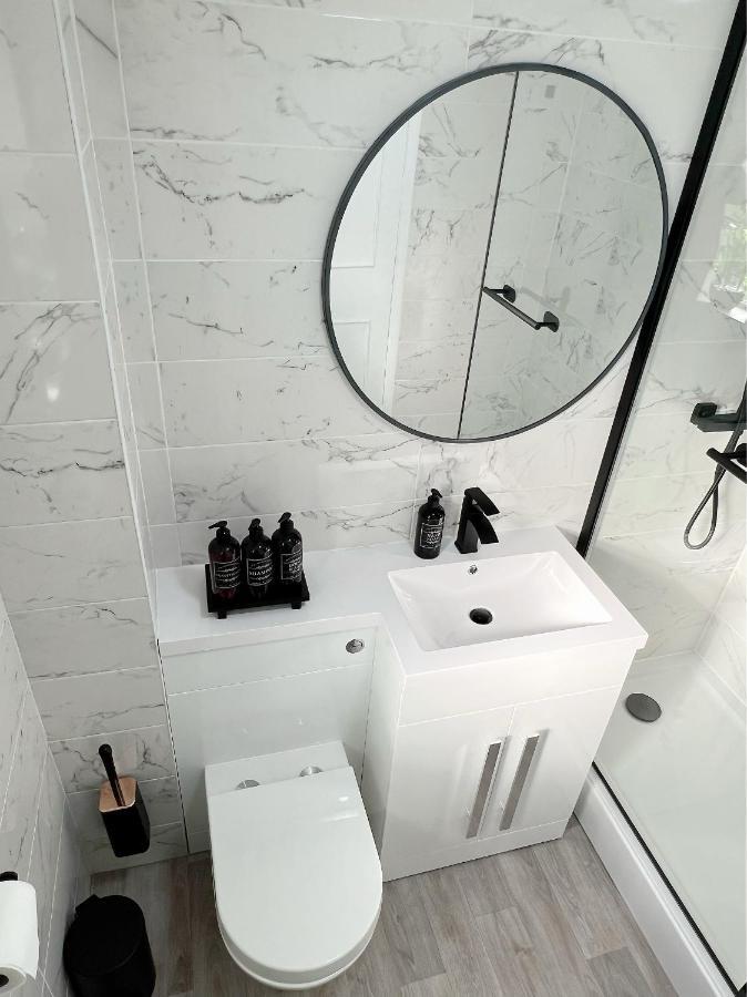 Ferienhaus Stunning In Beckton With Private Entrance *